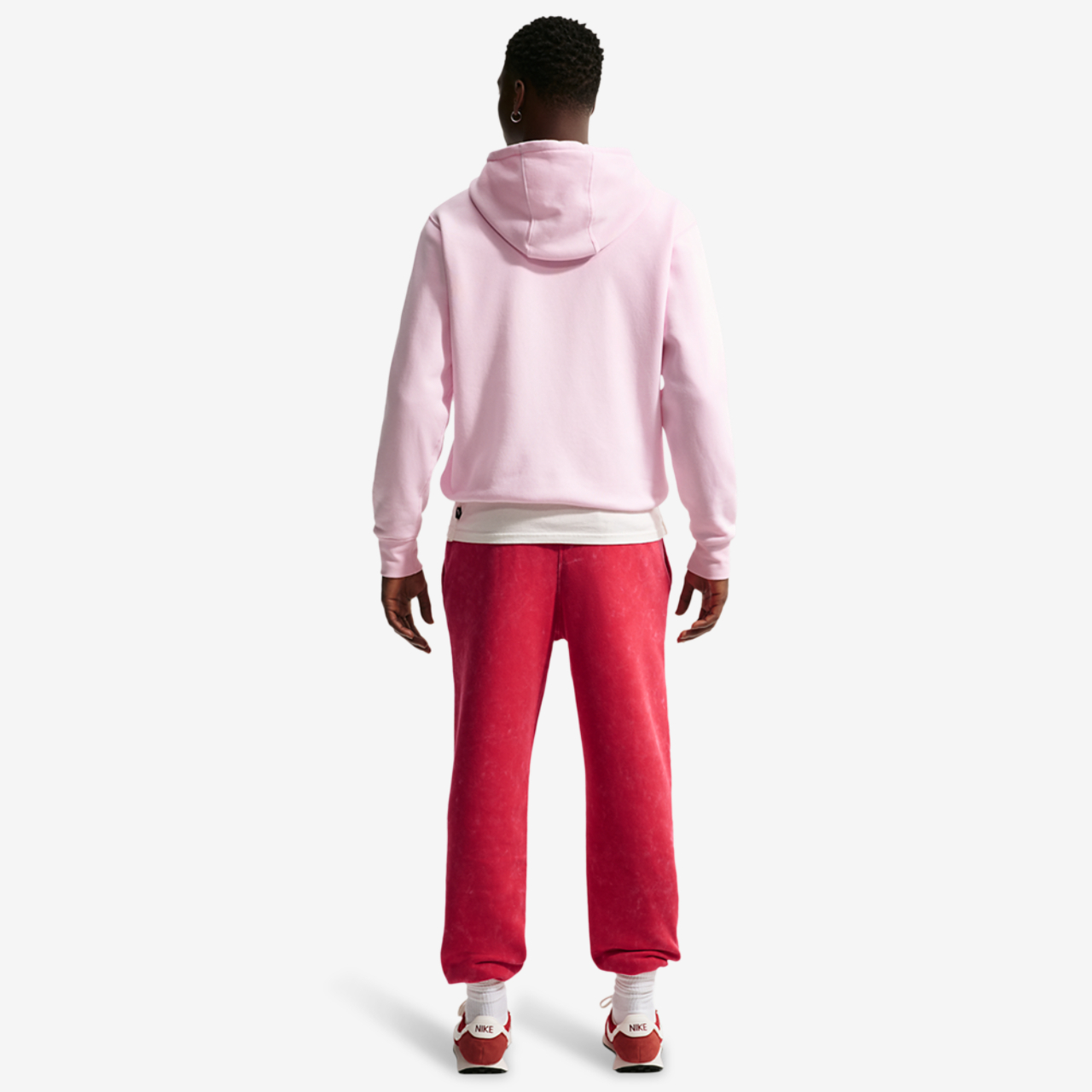Nike CWash Club Basketball Cuff Pants Image 4 of 4. Tap to open photo gallery.
