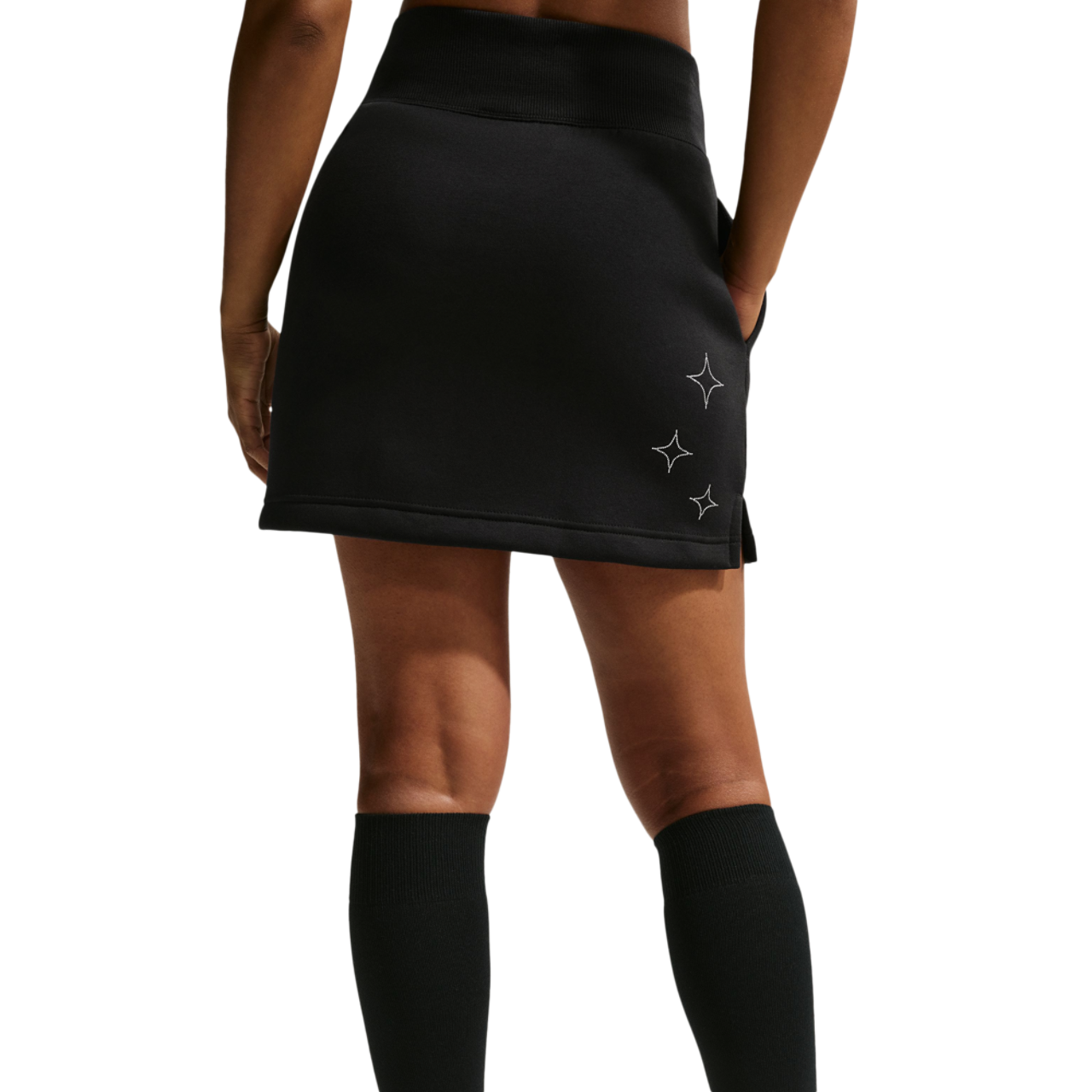 Nike NSW Phoenix Fleece HR Bling Mini Skirt Image 2 of 2. Tap to open photo gallery.