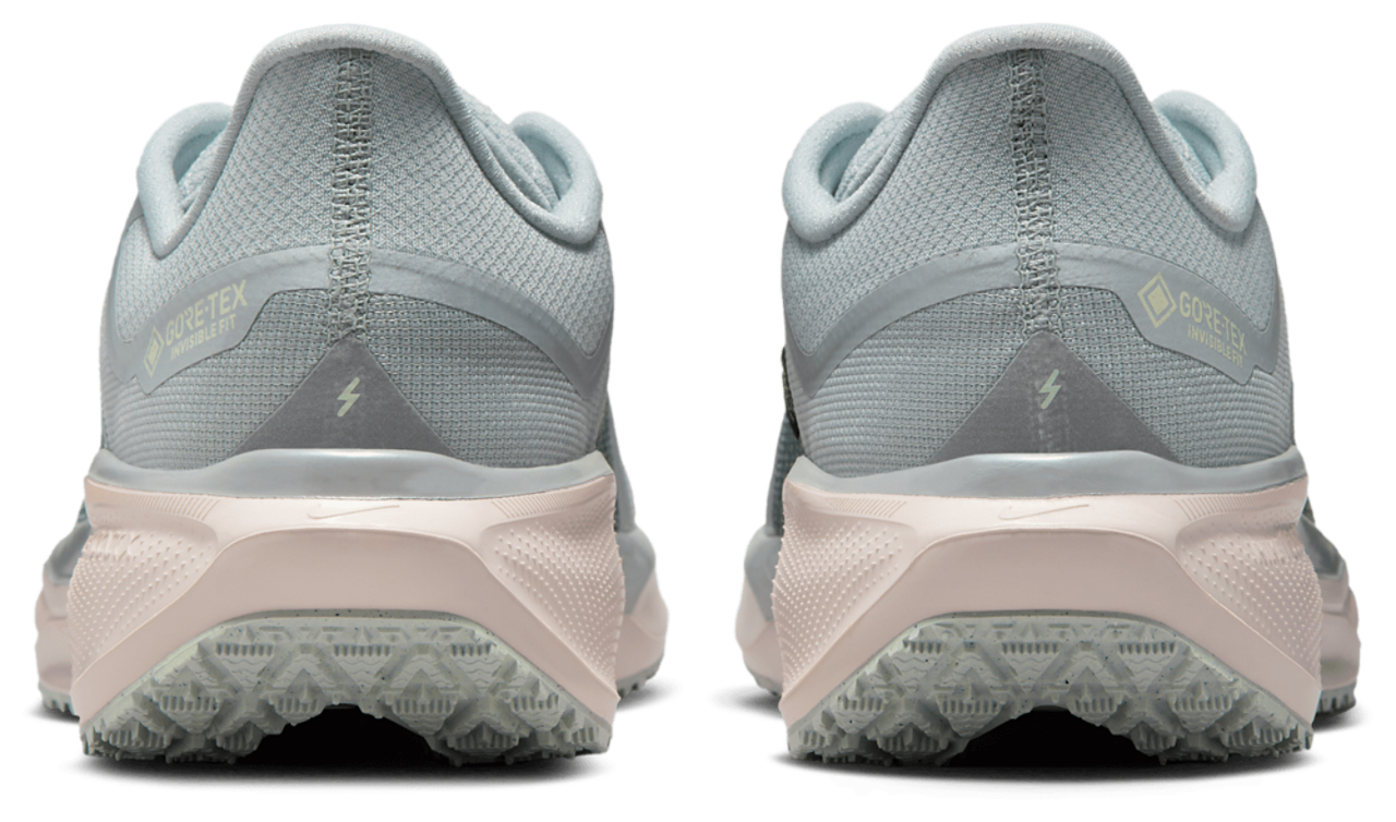 Nike Air ZOOM Pegasus 41 GTX Image 3 of 5. Tap to open photo gallery.