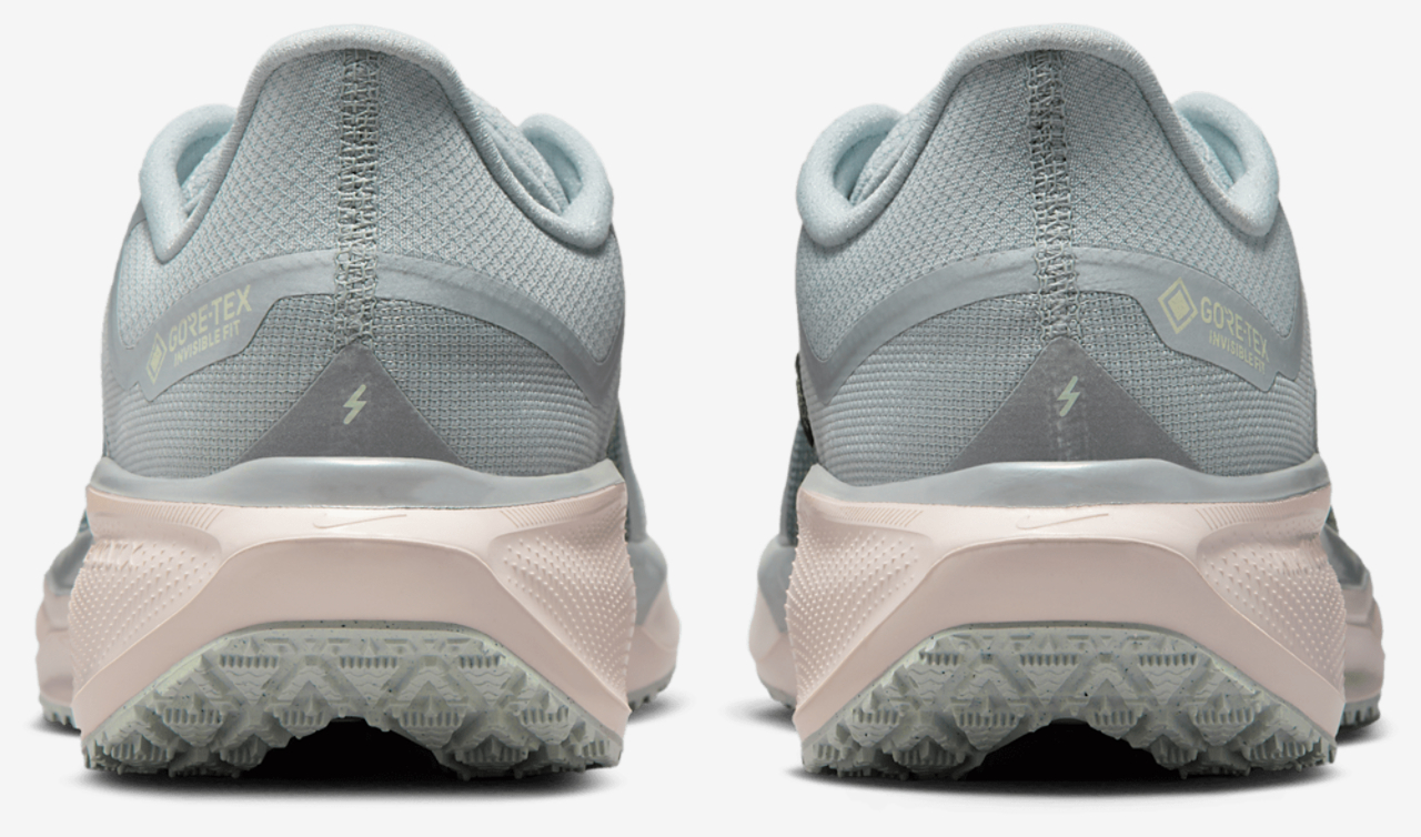 Nike Air ZOOM Pegasus 41 GTX Image 3 of 5. Tap to open photo gallery.
