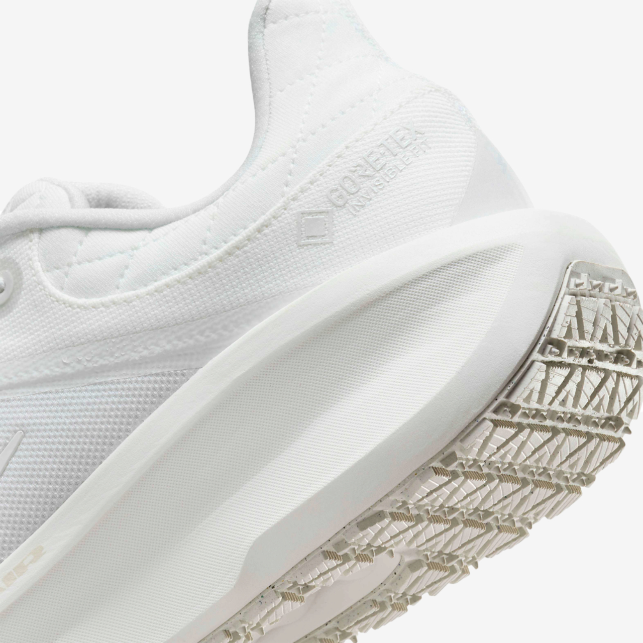 Nike Air ZOOM Pegasus 41 GTX Image 8 of 8. Tap to open photo gallery.