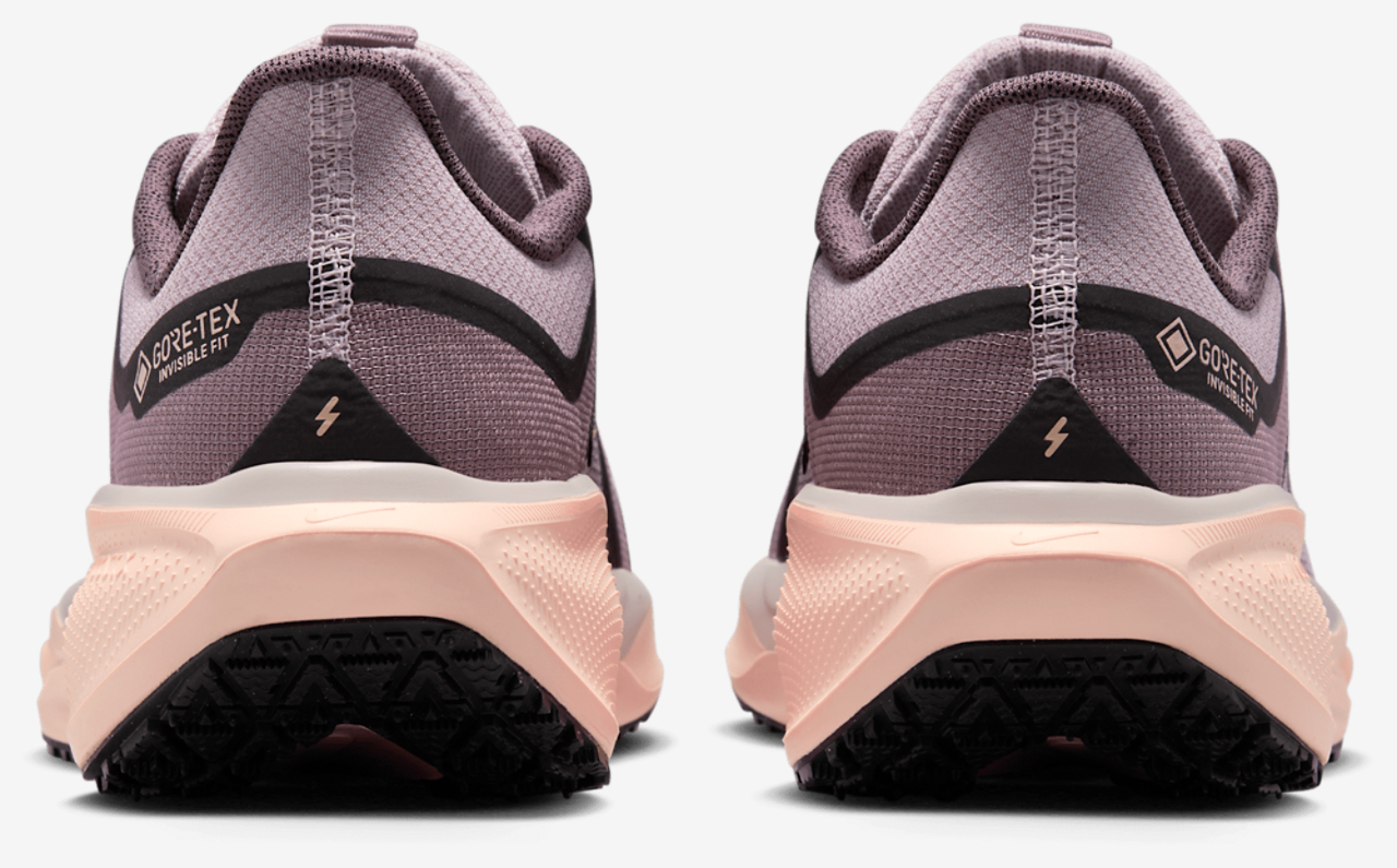 Nike Air ZOOM Pegasus 41 GTX Image 3 of 5. Tap to open photo gallery.