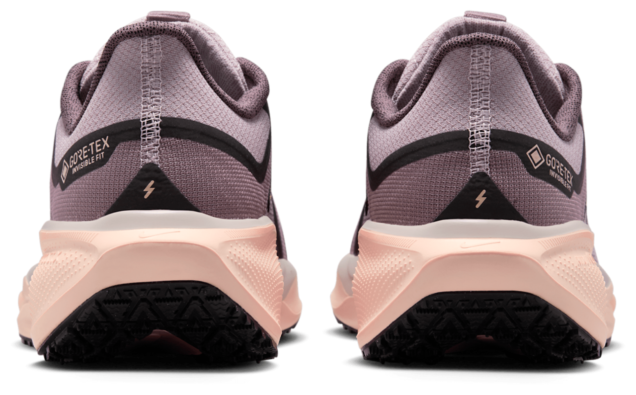 Nike Air ZOOM Pegasus 41 GTX Image 3 of 5. Tap to open photo gallery.