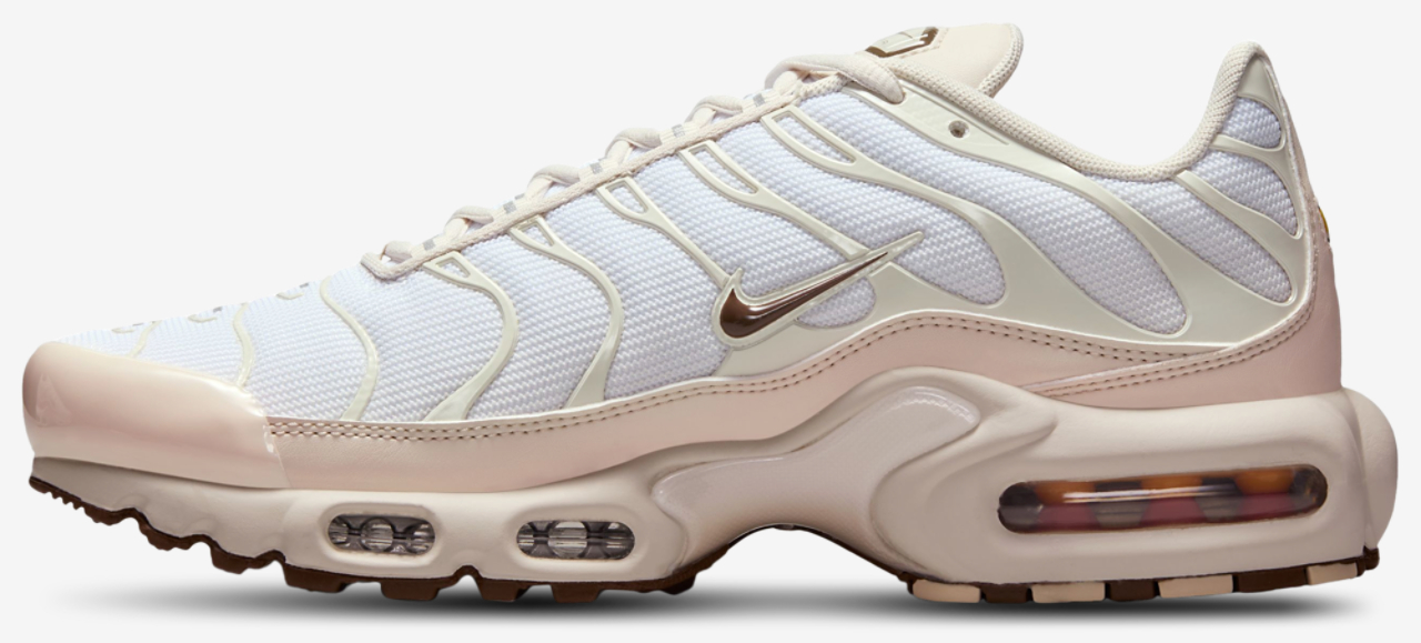 Nike Nike Air Max Plus SE Image 2 of 6. Tap to open photo gallery.