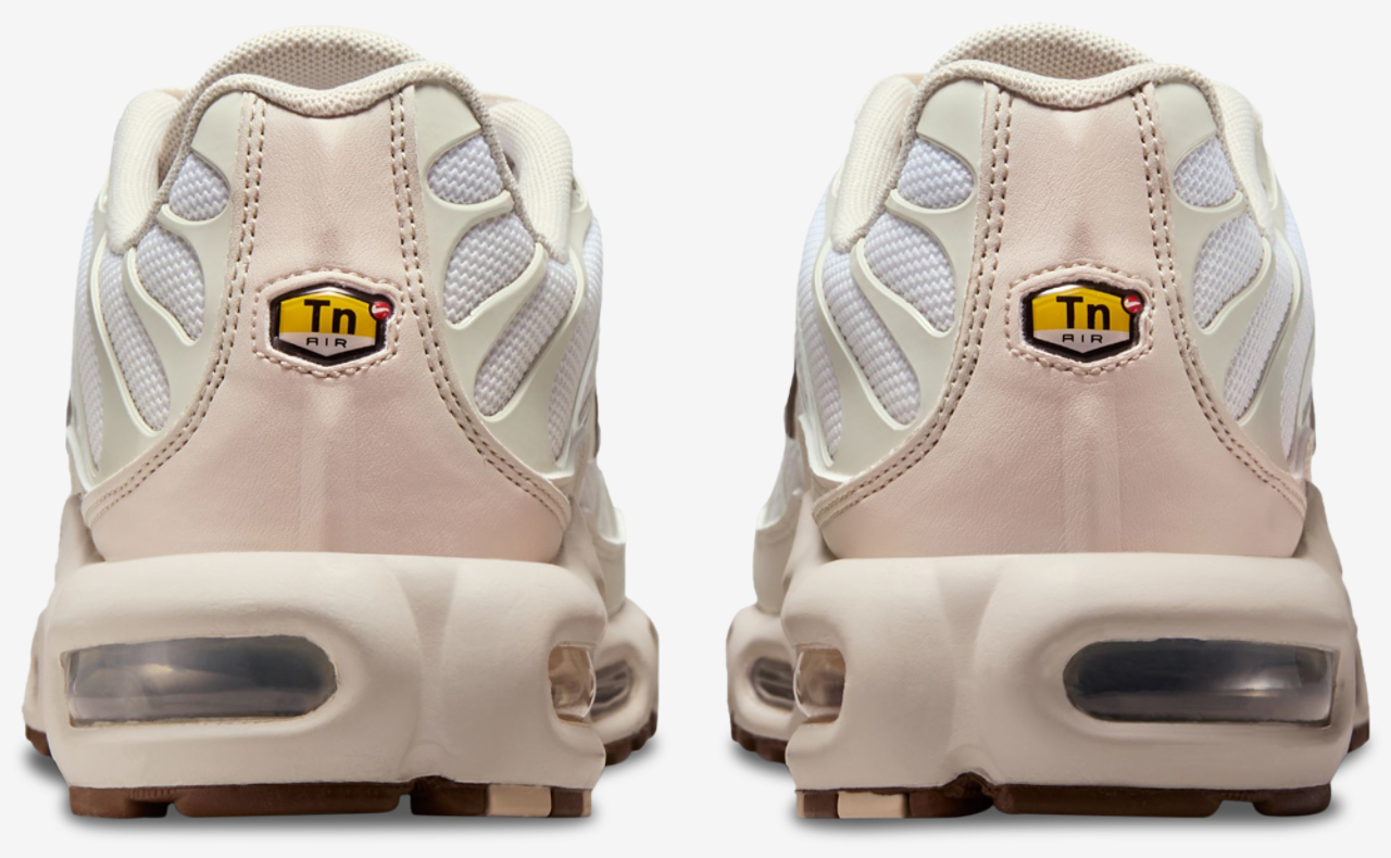 Nike Nike Air Max Plus SE Image 3 of 6. Tap to open photo gallery.