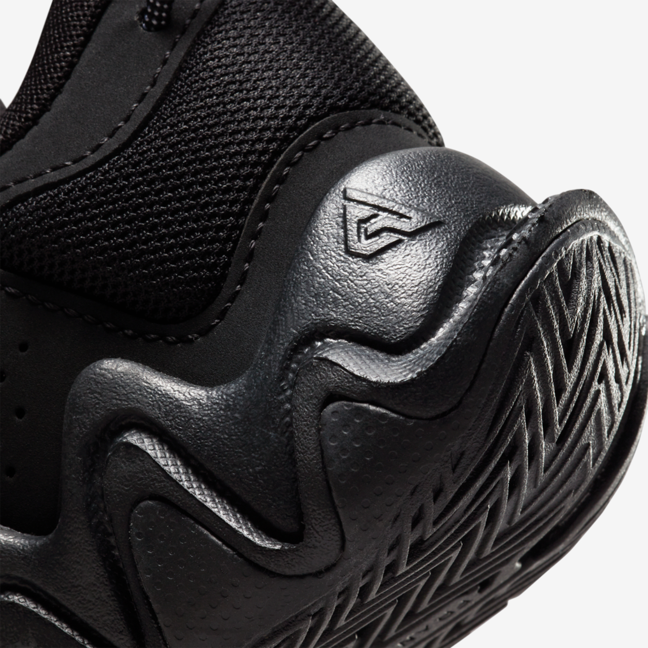 Nike Giannis Immortality Image 8 of 8. Tap to open photo gallery.
