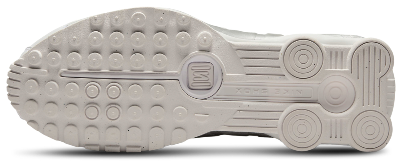 Nike Shox R4 Image 5 of 8. Tap to open photo gallery.