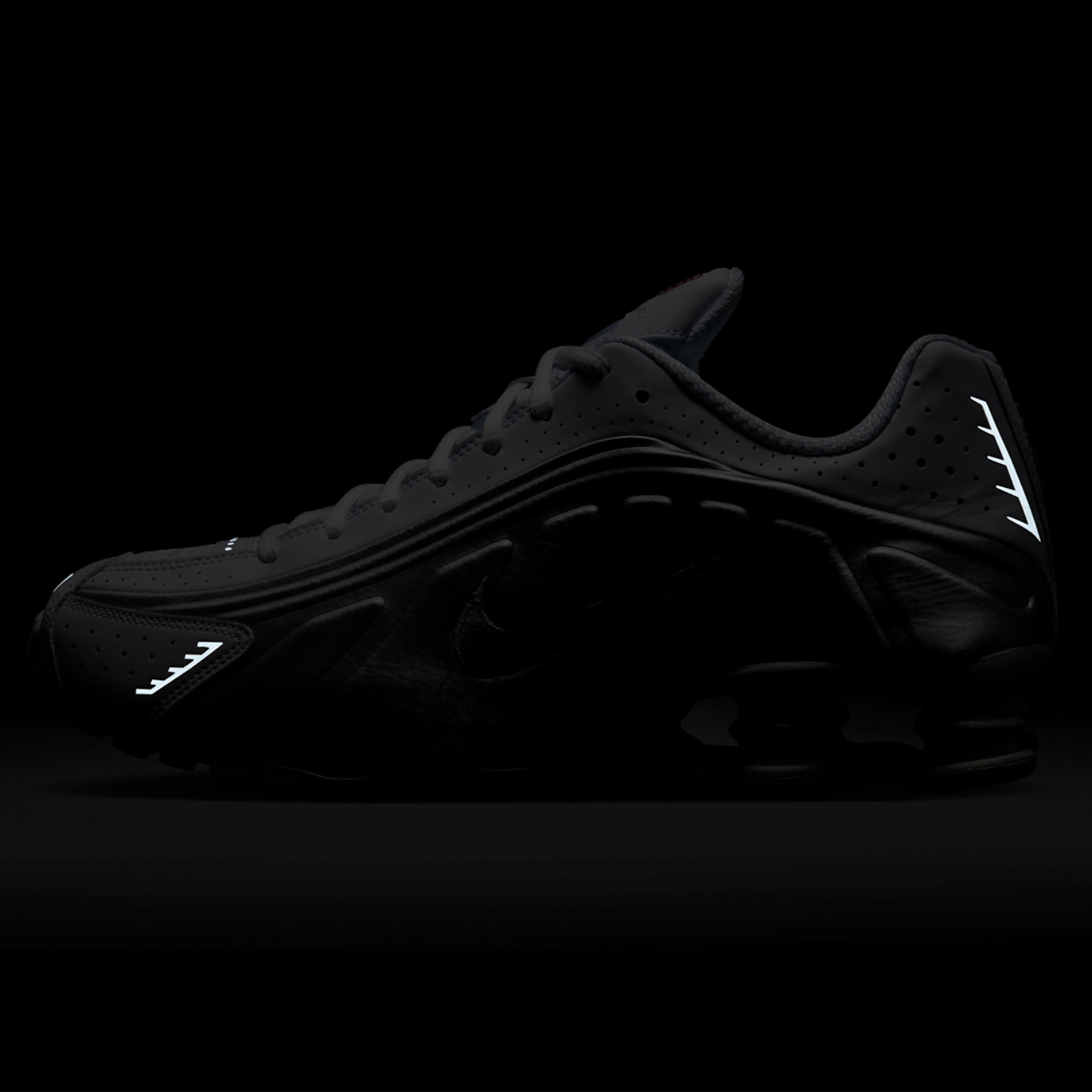 Nike Shox R4 | Champs Sports