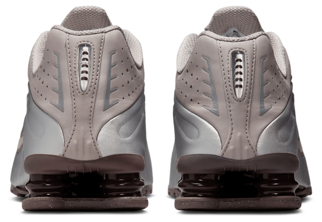 Nike Shox R4 Image 3 of 5. Tap to open photo gallery.