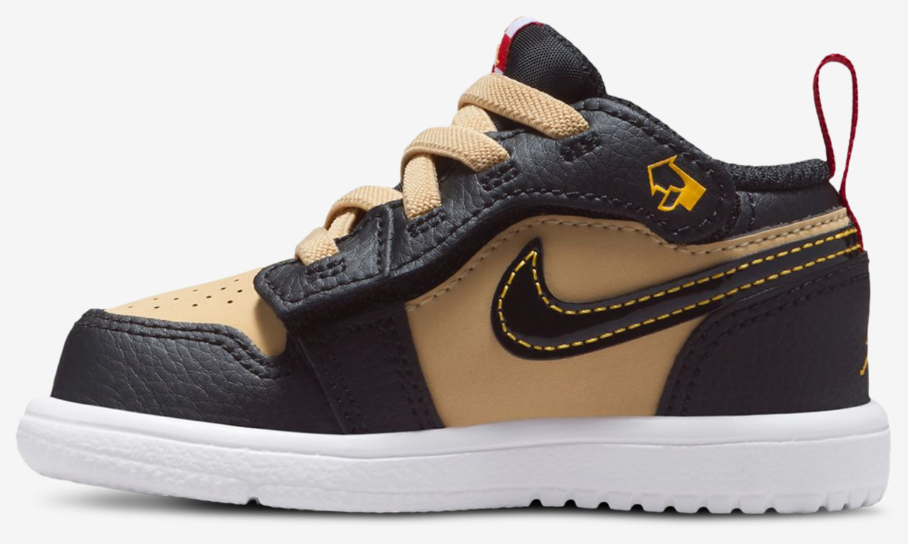 Jordan Retro 1 Low ALT SE Uni Image 2 of 5. Tap to open photo gallery.
