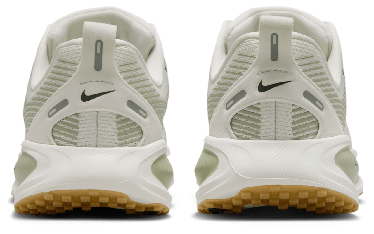 Nike Vomero 18 Image 3 of 5. Tap to open photo gallery.