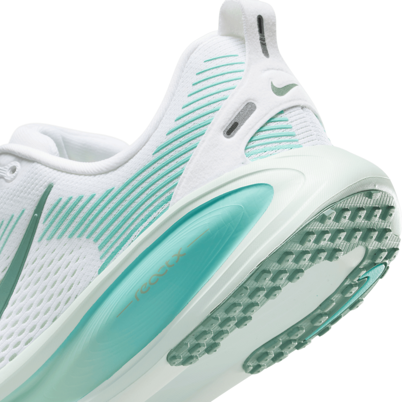 Nike Vomero 18 Image 8 of 8. Tap to open photo gallery.
