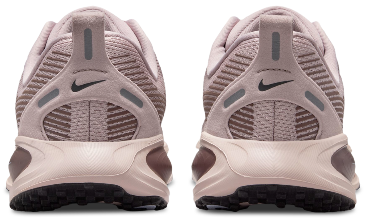 Nike Vomero 18 Image 3 of 5. Tap to open photo gallery.