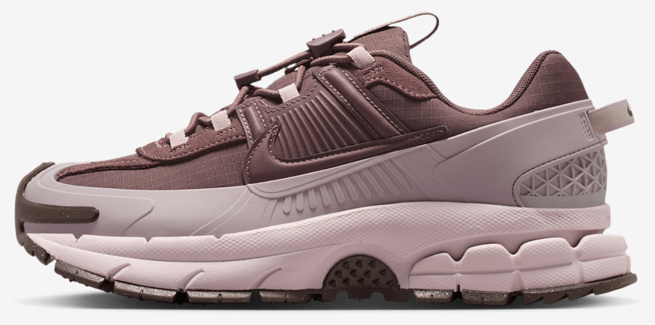 Nike Vomero Roam Image 2 of 5. Tap to open photo gallery.