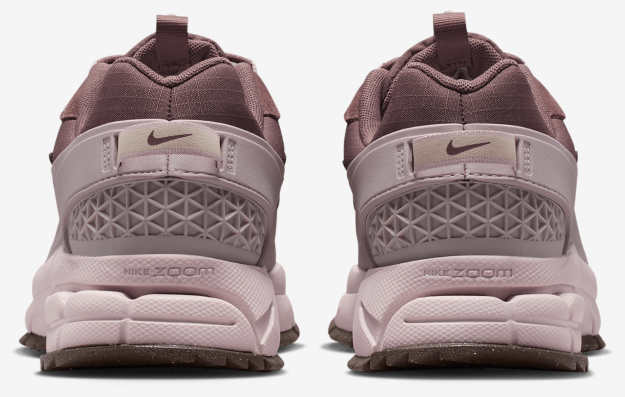Nike Vomero Roam Image 3 of 5. Tap to open photo gallery.