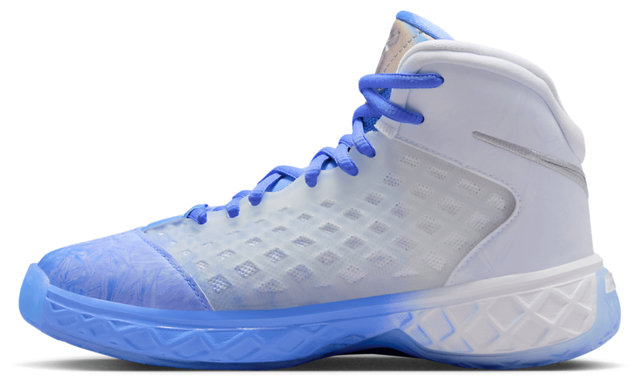 Nike Kobe 3 High Halo Image 2 of 8. Tap to open photo gallery.