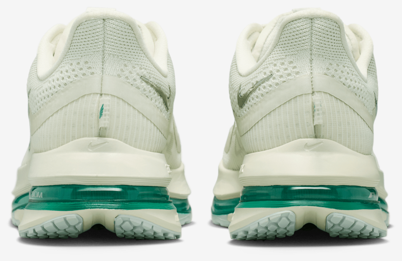 Nike Pegasus Premium Image 3 of 8. Tap to open photo gallery.