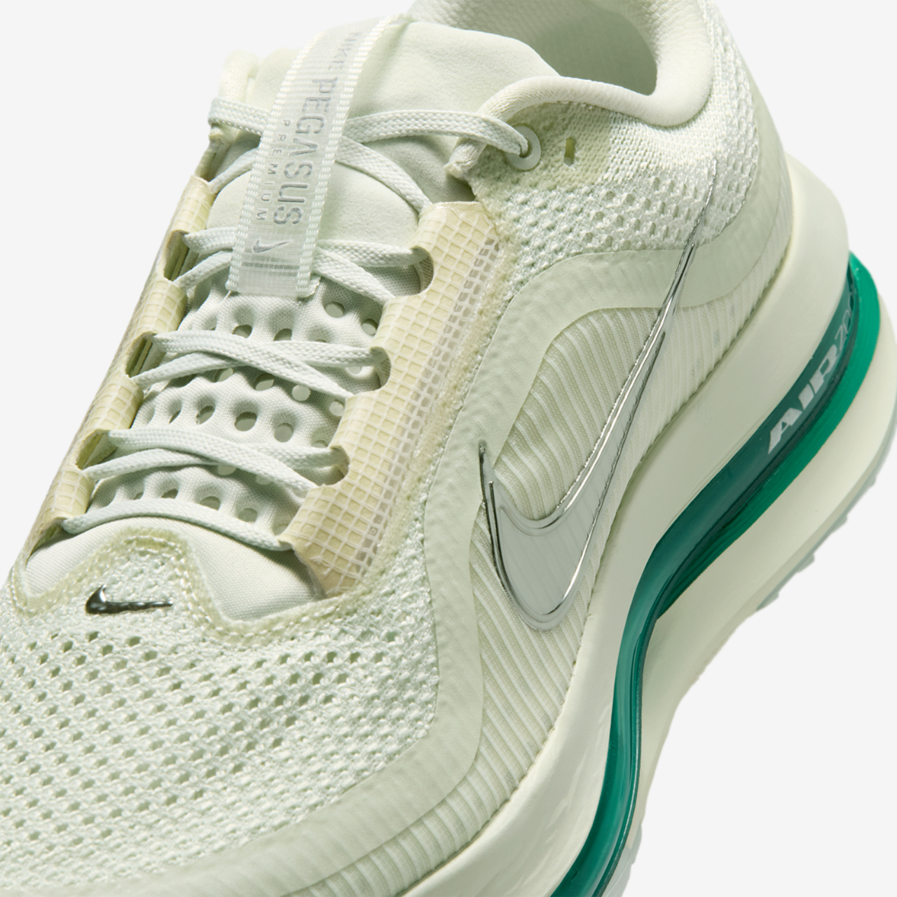 Nike Pegasus Premium Image 7 of 8. Tap to open photo gallery.