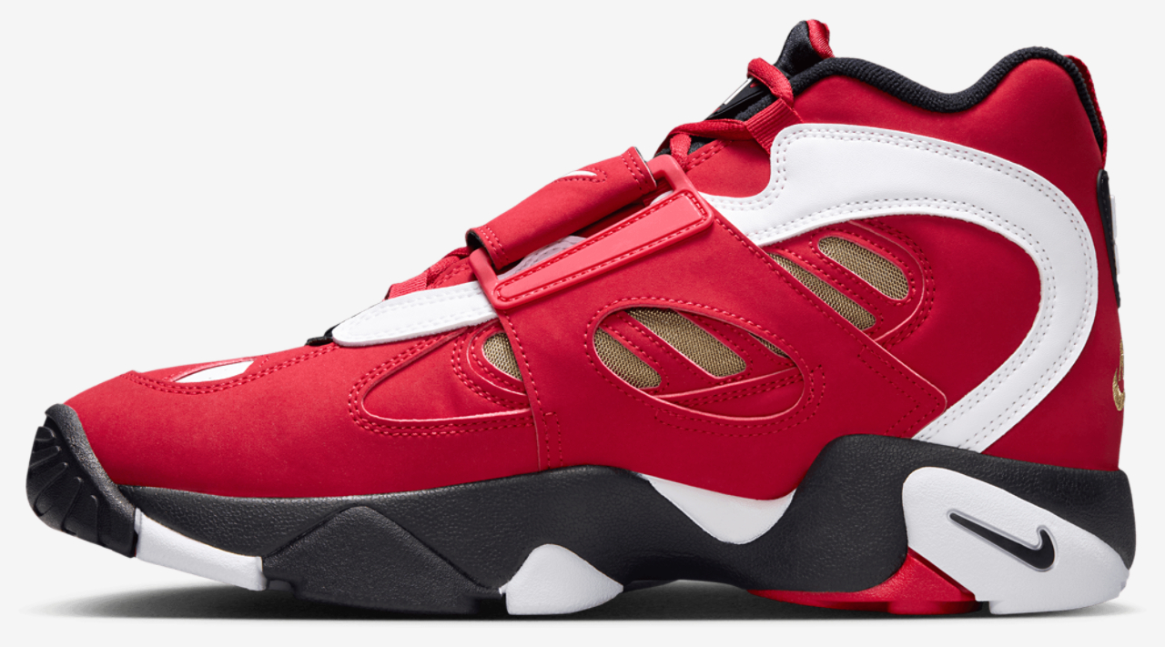 Nike Air Diamond Turf II Image 2 of 9. Tap to open photo gallery.
