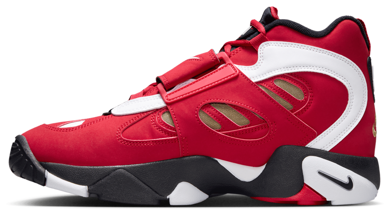 Nike Air Diamond Turf II Image 2 of 9. Tap to open photo gallery.