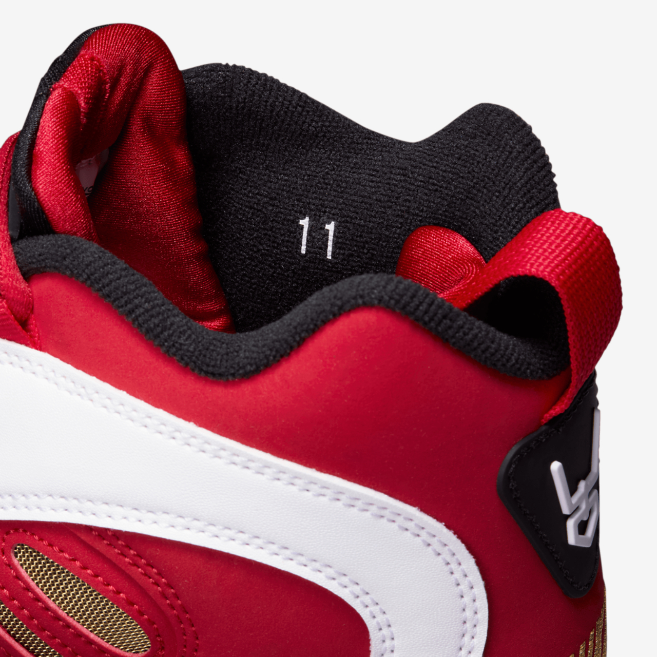 Nike Air Diamond Turf II Image 9 of 9. Tap to open photo gallery.