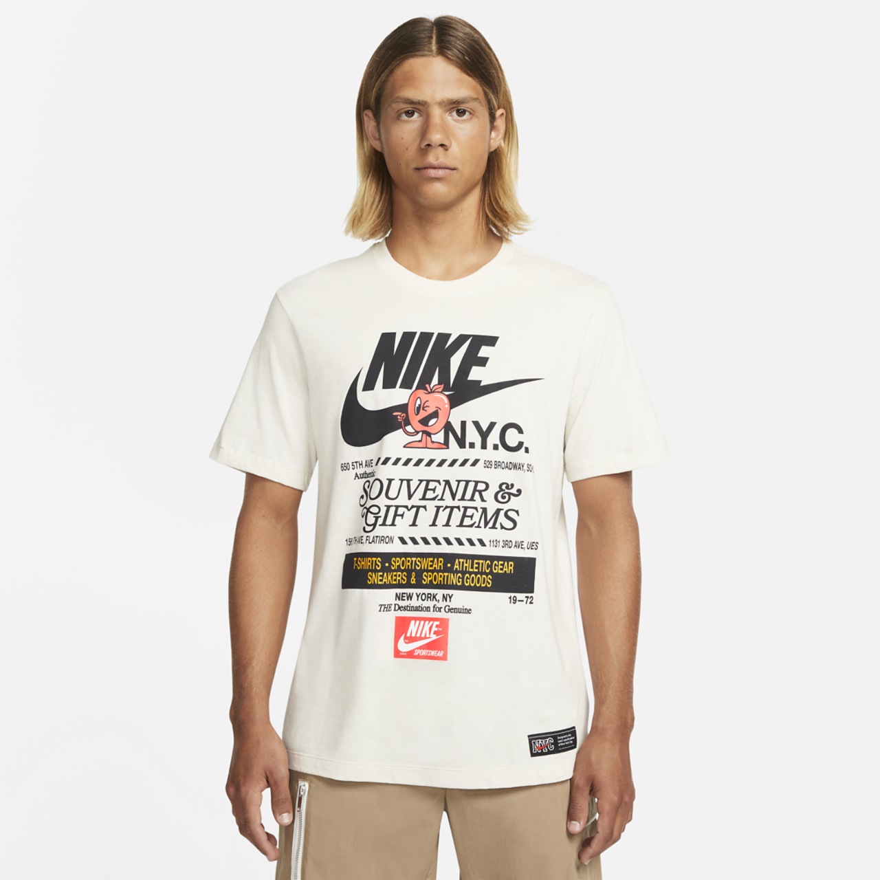Nike NSW NYC Souvenir SS T-Shirt Image 1 of 2. Tap to open photo gallery.