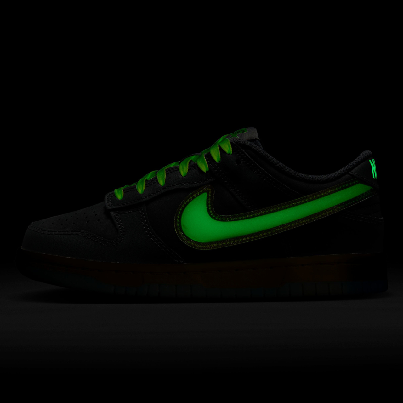 Nike Dunk Low GL Image 6 of 8. Tap to open photo gallery.