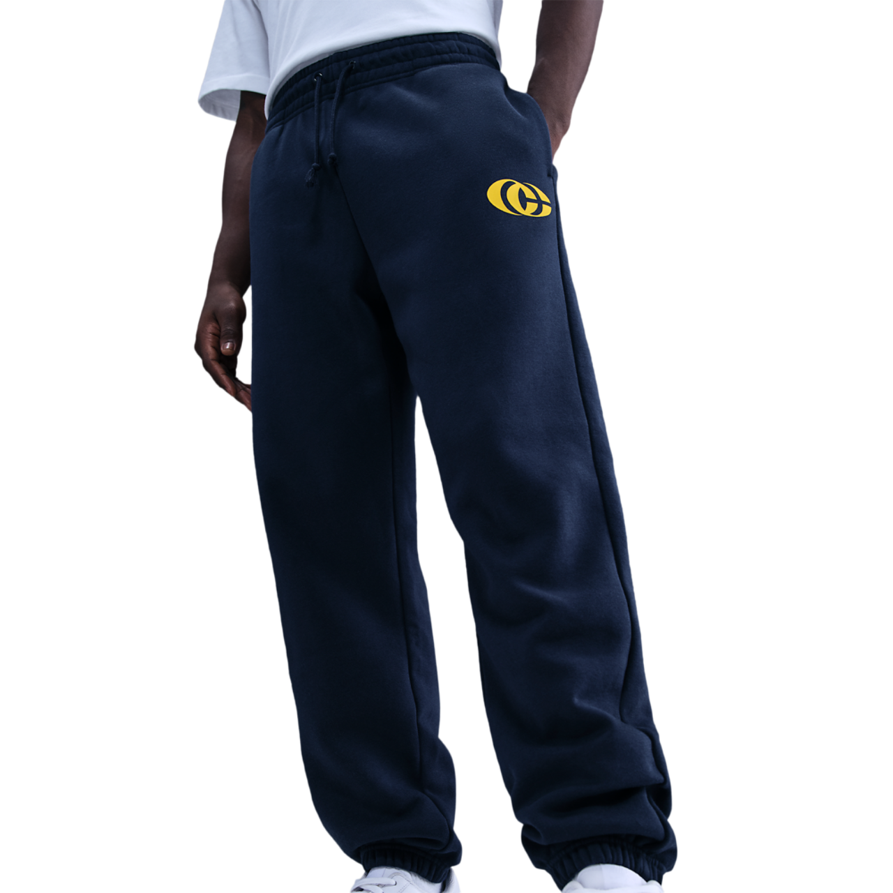 Nike CC Essentials Fleece Pant Image 1 of 4. Tap to open photo gallery.