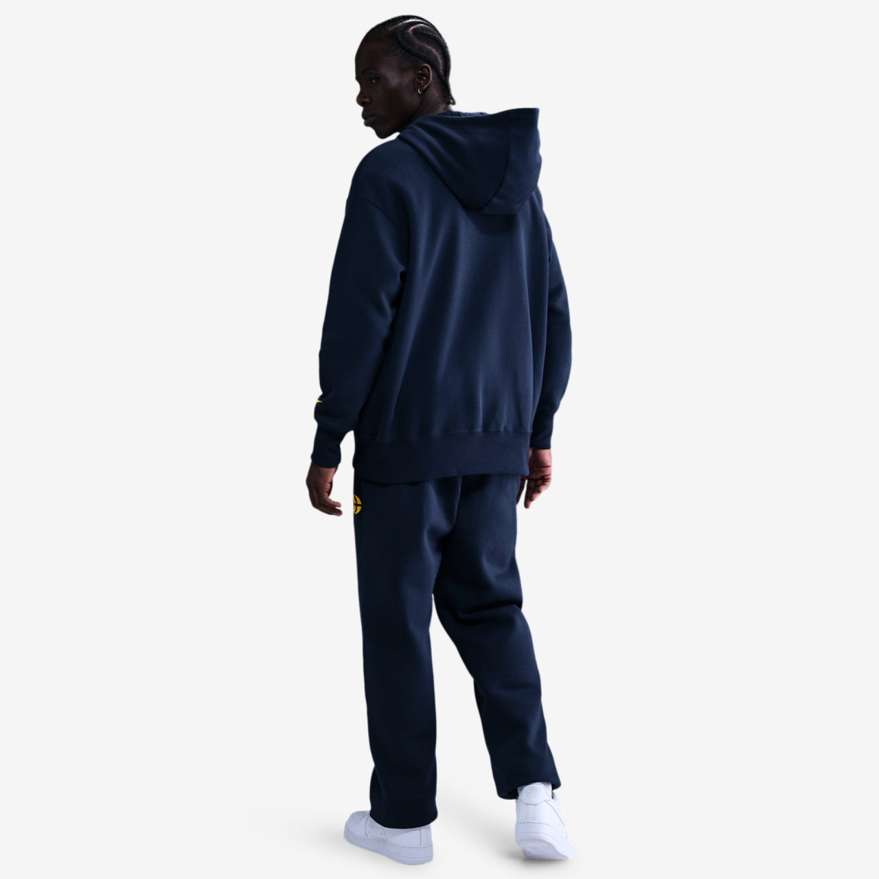 Nike CC Essentials Fleece Pant Image 2 of 4. Tap to open photo gallery.