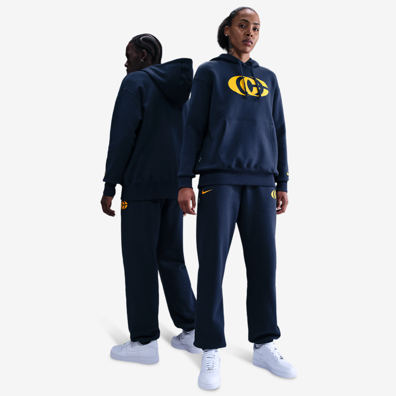 Nike CC Essentials Fleece Pant Image 4 of 4. Tap to open photo gallery.