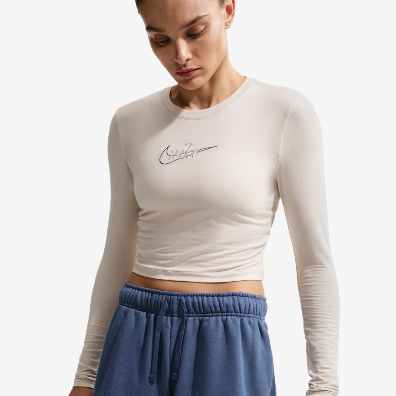 Nike NSW Club Fleece MR Short Image 4 of 7. Tap to open photo gallery.