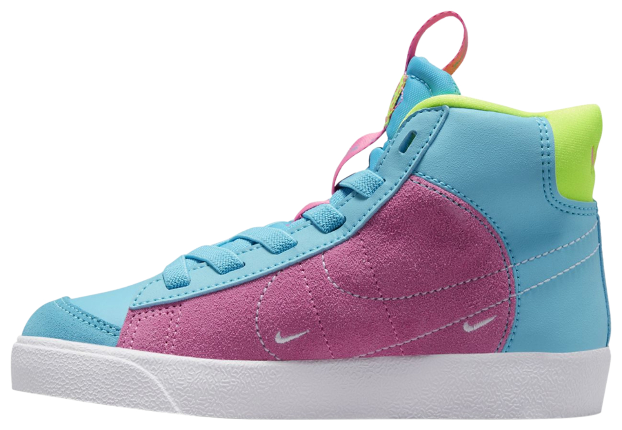 Nike Blazer Mid '77 SE Image 2 of 5. Tap to open photo gallery.