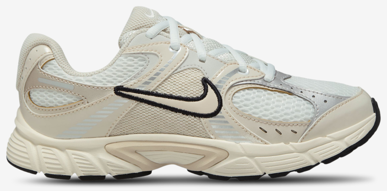 Nike V5 RNR Image 1 of 4. Tap to open photo gallery.
