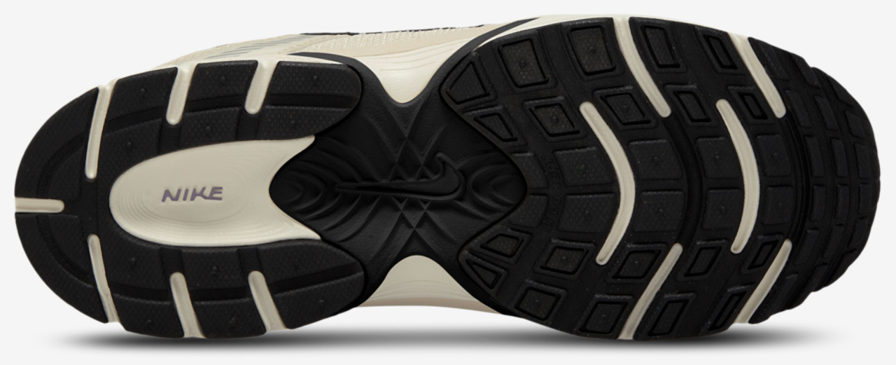 Nike V5 RNR Image 4 of 4. Tap to open photo gallery.