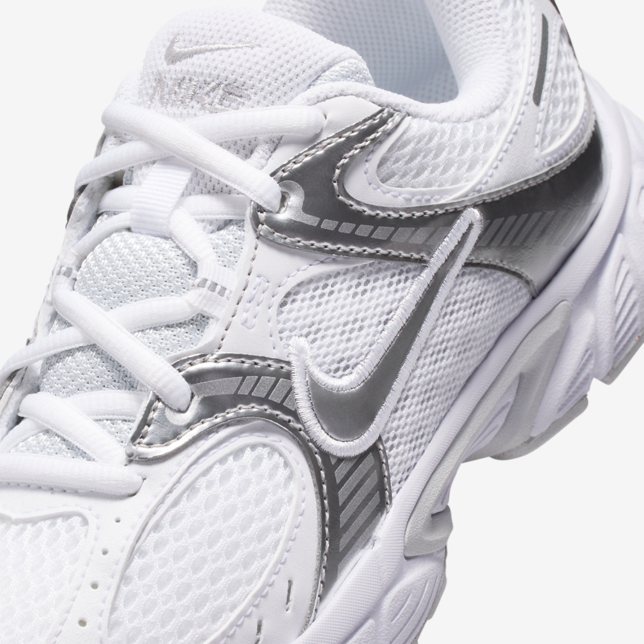 Nike V5 RNR Image 7 of 8. Tap to open photo gallery.