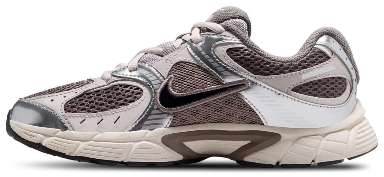 Nike V5 RNR Image 2 of 5. Tap to open photo gallery.