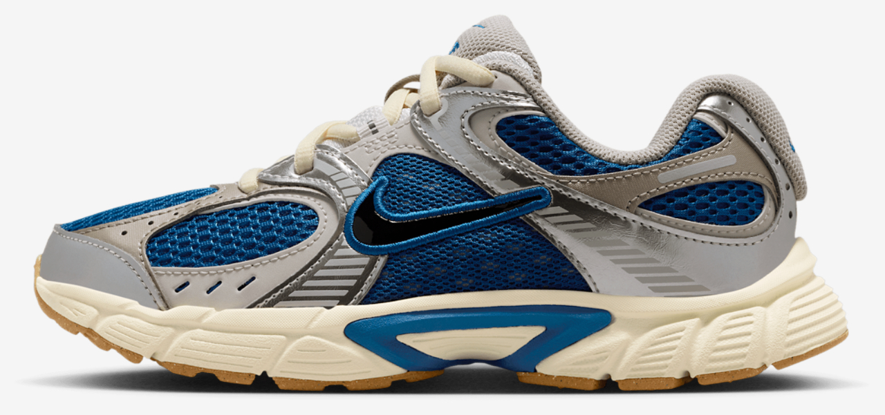 Nike V5 RNR Image 2 of 8. Tap to open photo gallery.