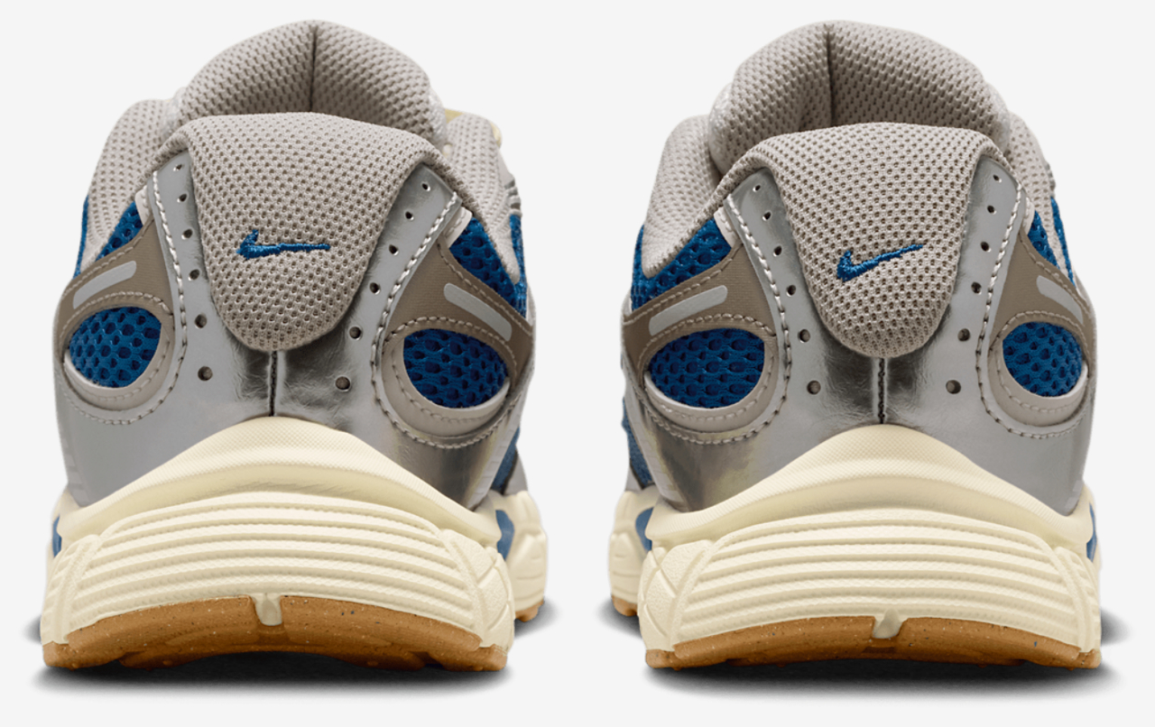 Nike V5 RNR Image 3 of 8. Tap to open photo gallery.