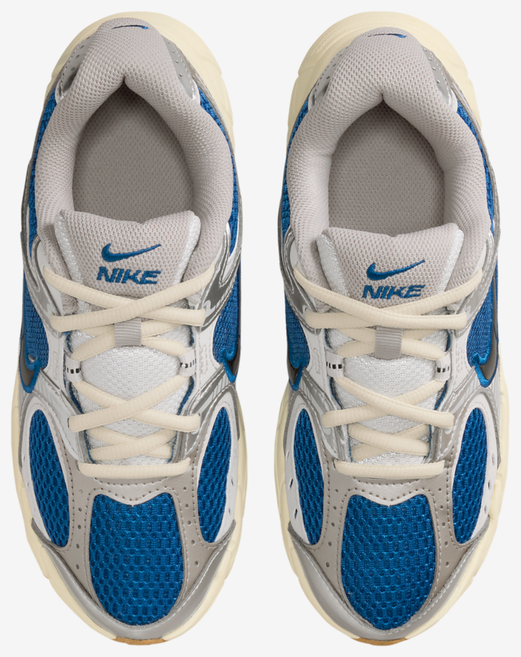 Nike V5 RNR Image 4 of 8. Tap to open photo gallery.