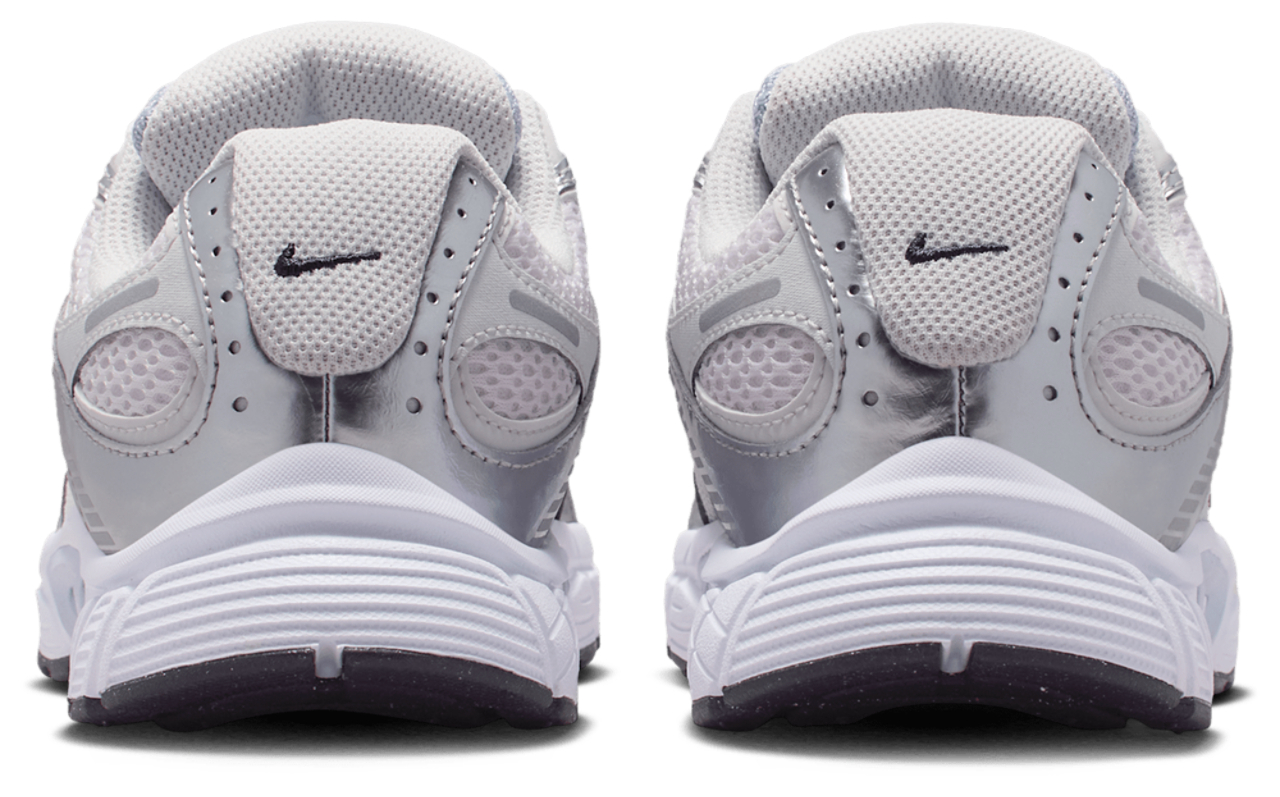 Nike V5 RNR Image 3 of 5. Tap to open photo gallery.