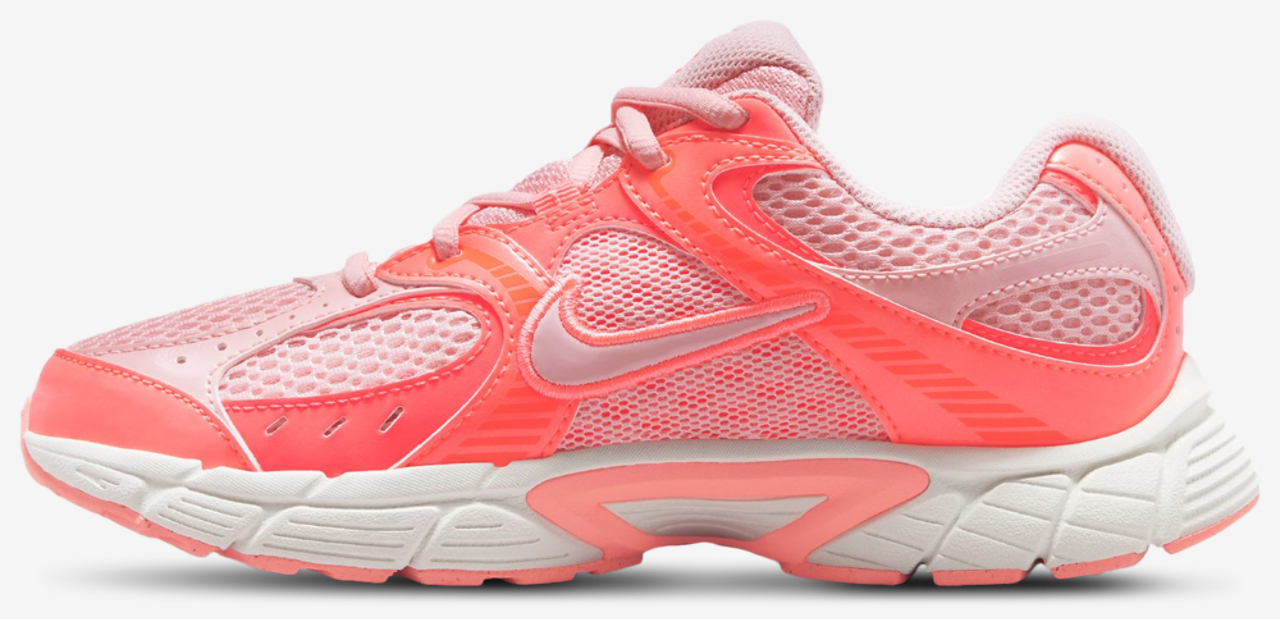 Nike V5 RNR Image 2 of 5. Tap to open photo gallery.