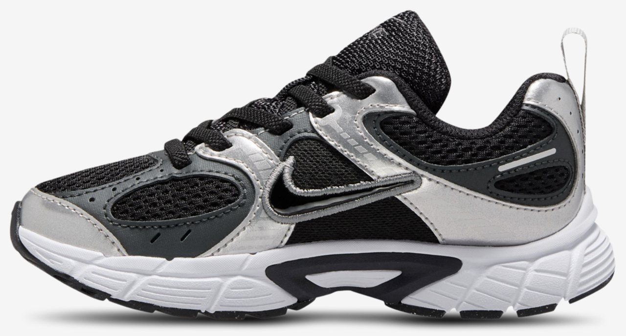 Nike V5 RNR Image 2 of 4. Tap to open photo gallery.
