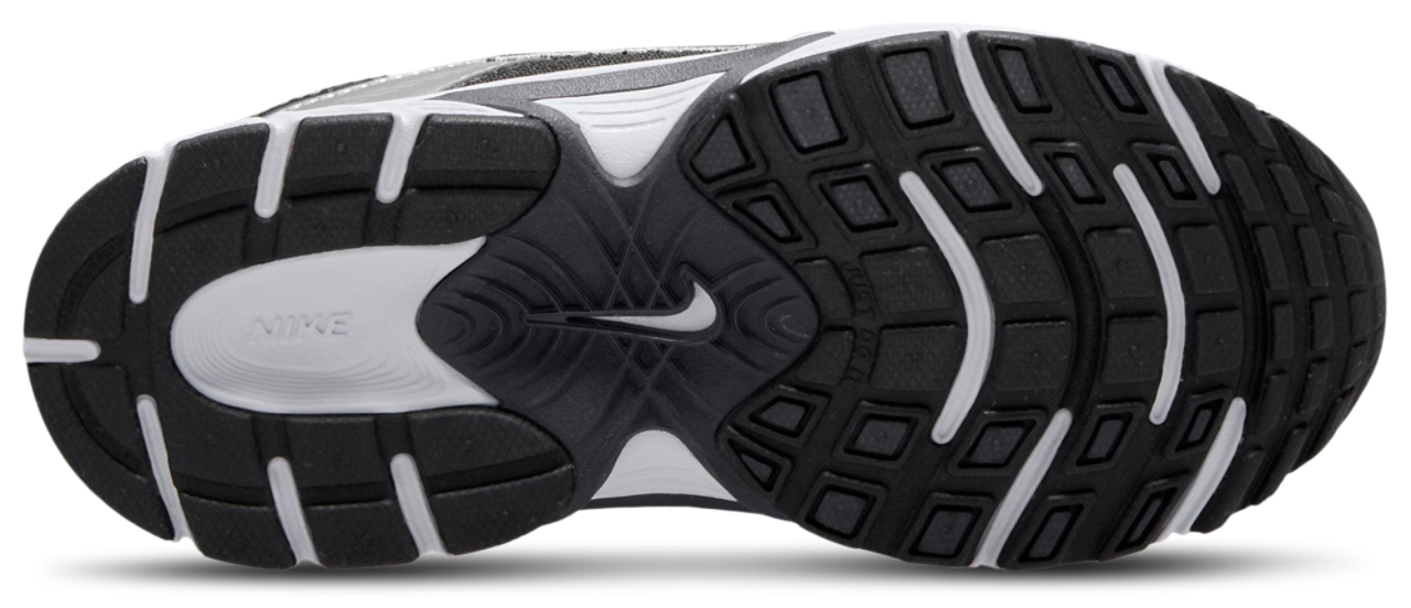 Nike V5 RNR Image 4 of 4. Tap to open photo gallery.