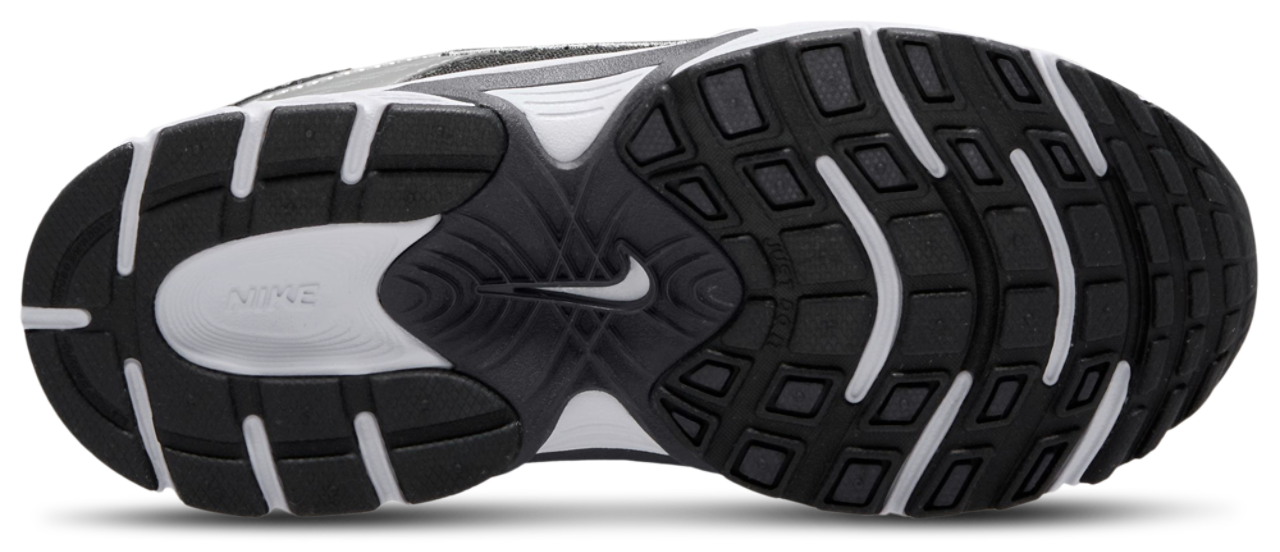 Nike V5 RNR Image 4 of 4. Tap to open photo gallery.