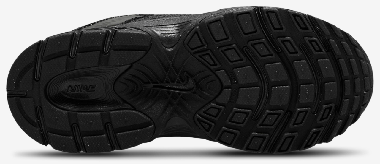 Nike V5 RNR Image 4 of 4. Tap to open photo gallery.