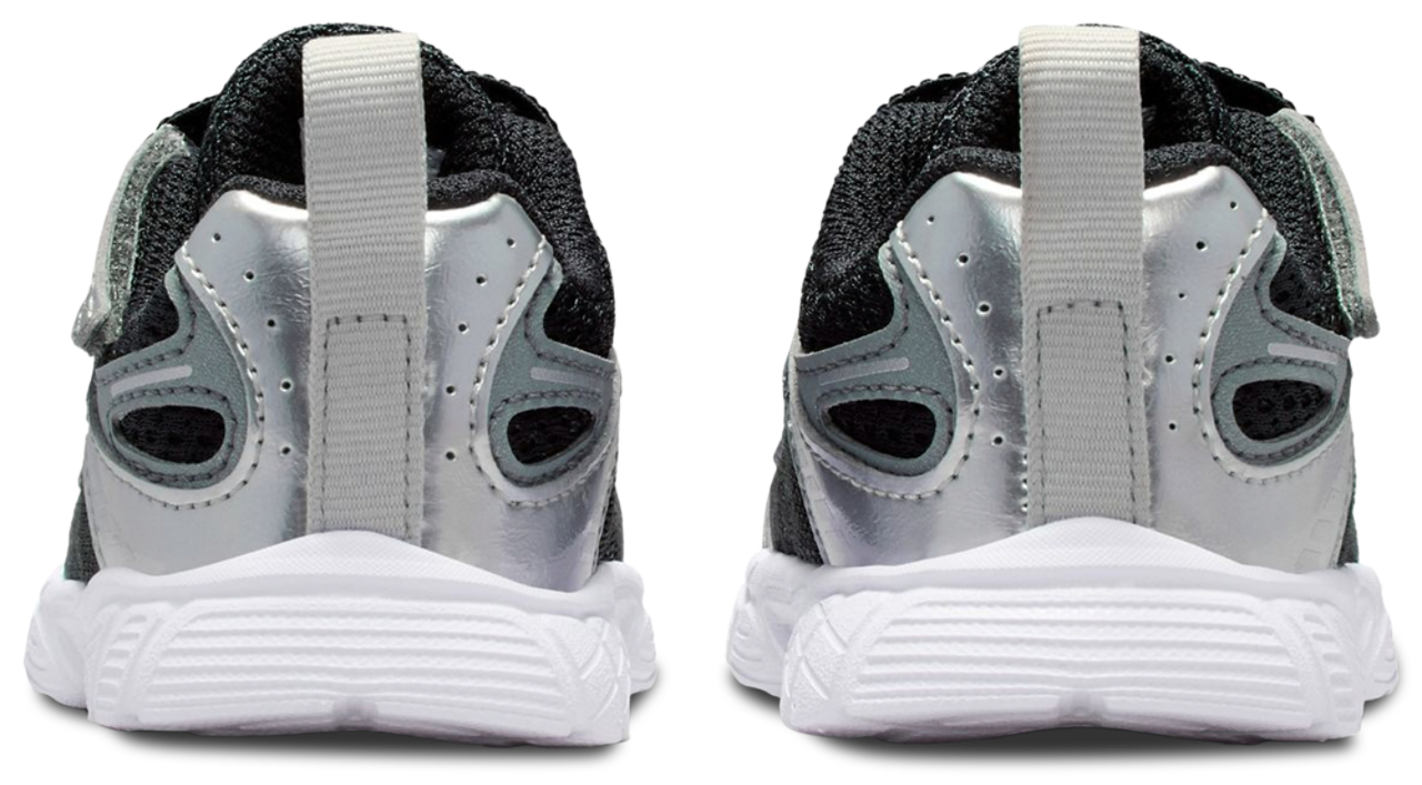 Nike V5 RNR Image 3 of 5. Tap to open photo gallery.