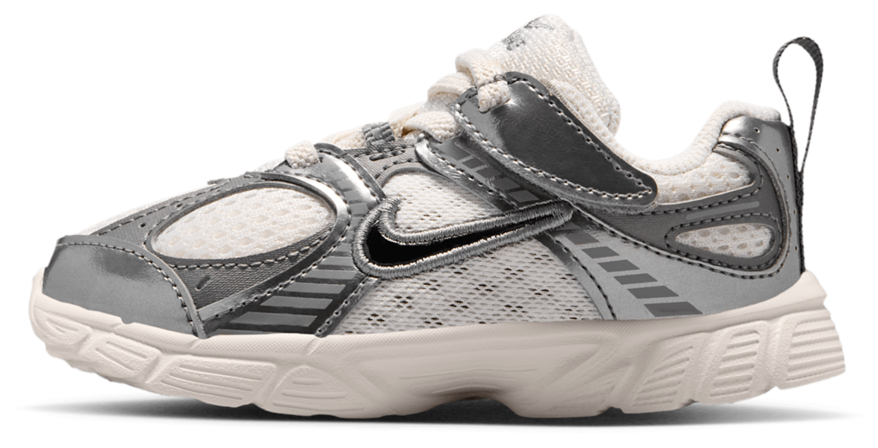 Nike V5 RNR Image 2 of 5. Tap to open photo gallery.