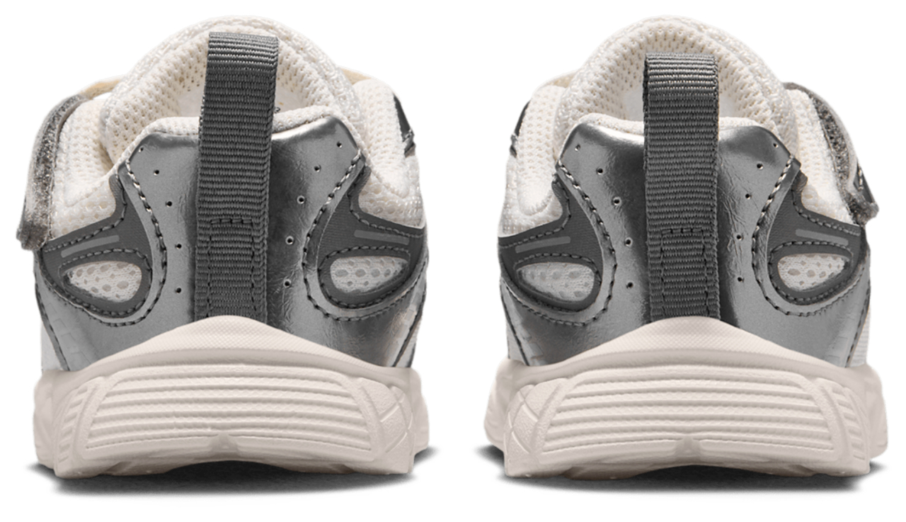 Nike V5 RNR Image 3 of 5. Tap to open photo gallery.