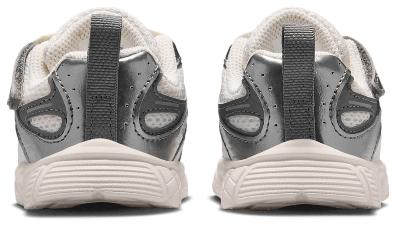 Nike V5 RNR Image 3 of 5. Tap to open photo gallery.
