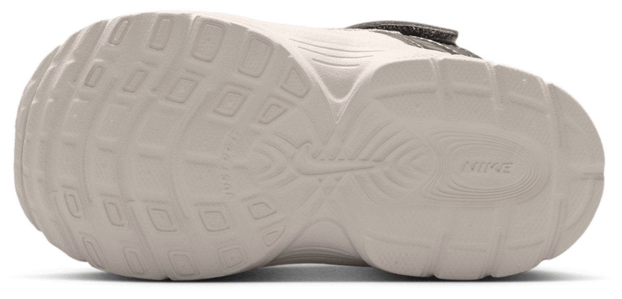 Nike V5 RNR Image 5 of 5. Tap to open photo gallery.